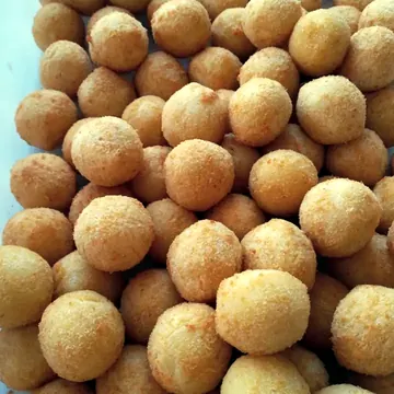 Bolinhas de queijo fritas